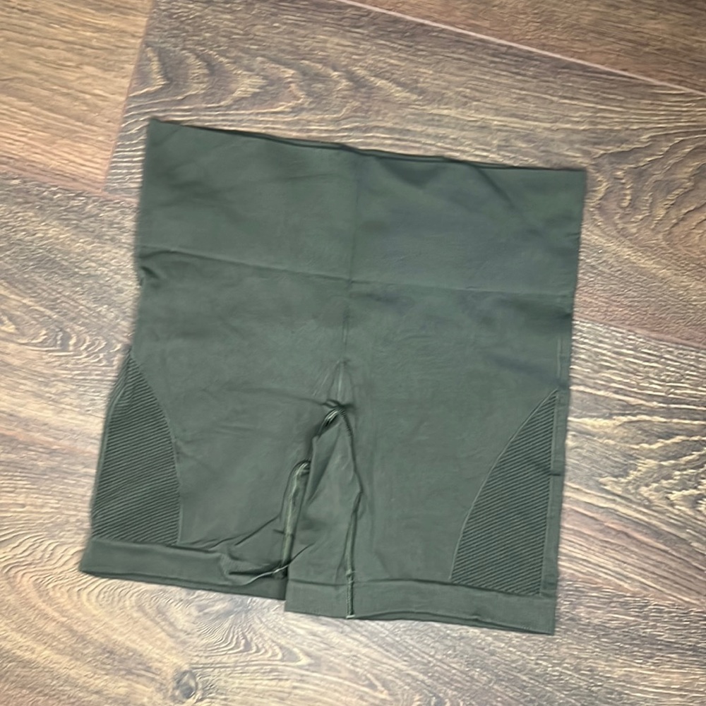 Lululemon training short